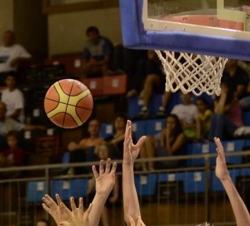 Cu o echipă tânără, CSM U Oradea a debutat cu două înfrângeri categorice în noul sezon de baschet feminin